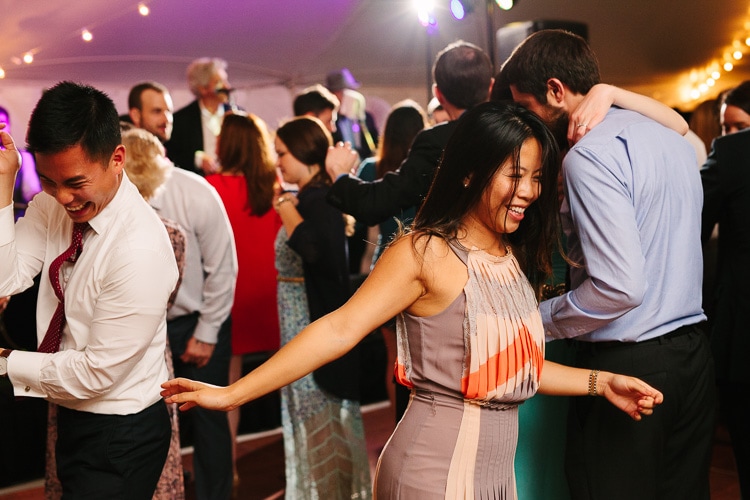 guests dance at Friendly Crossways wedding