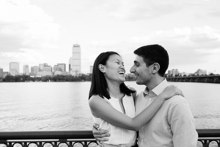 relaxed Charles River engagement photos, by Kelly Benvenuto Photography