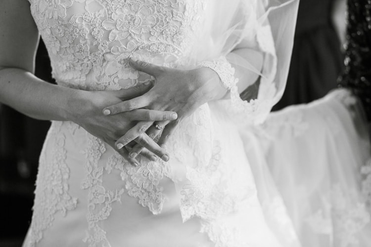 detail of bride's hands, image by Kelly Benvenuto