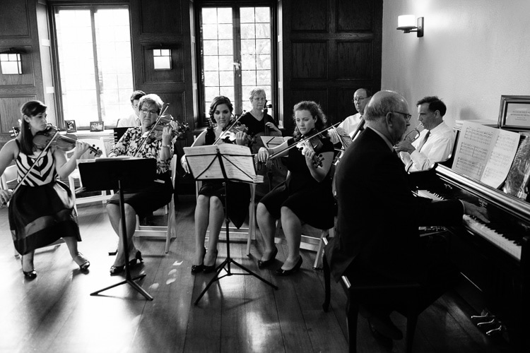 musicians during cocktail hour, image by Kelly Benvenuto