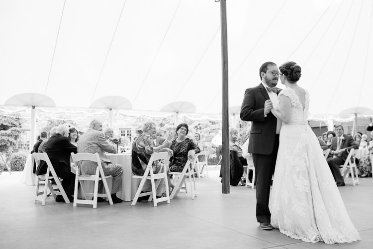 first dance at Willowdale Estate, photo by Kelly Benvenuto