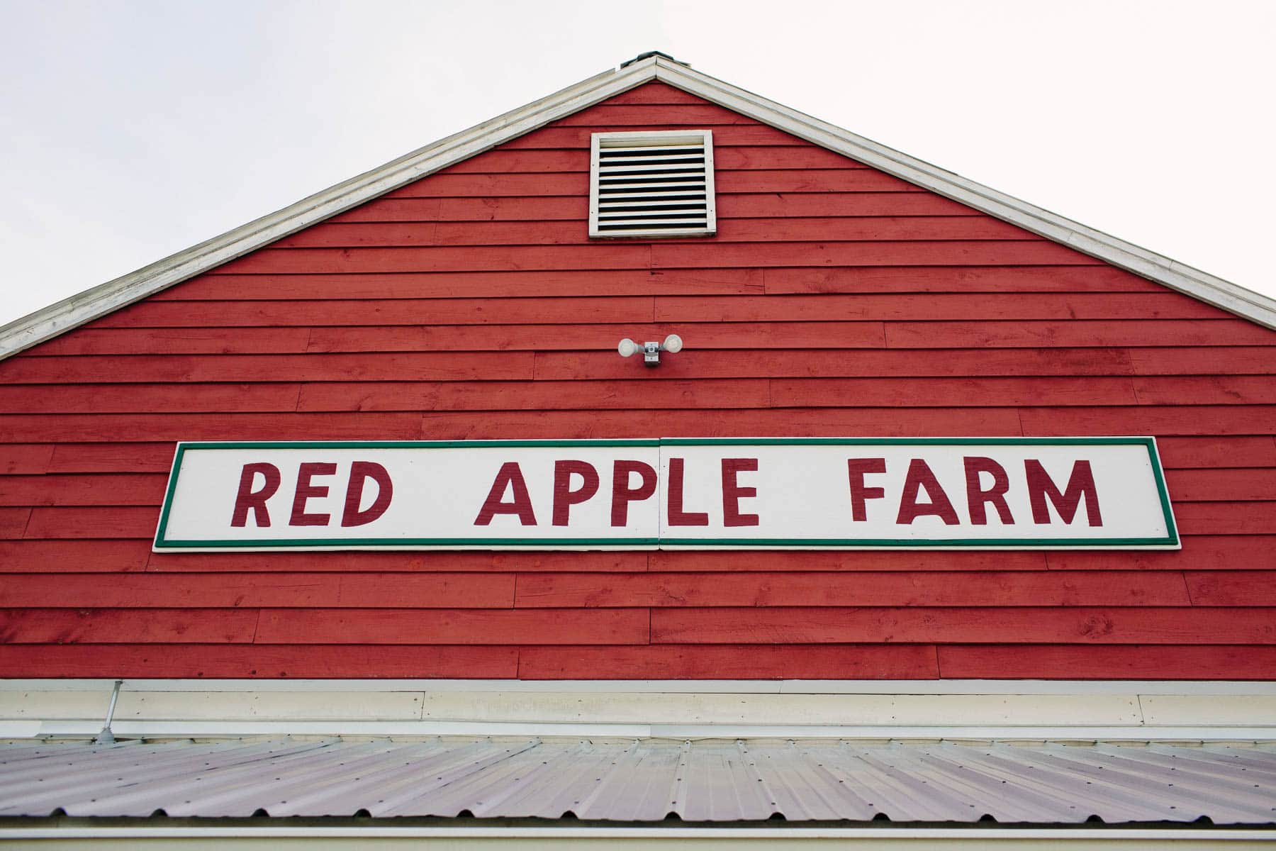 red apple farm event barn