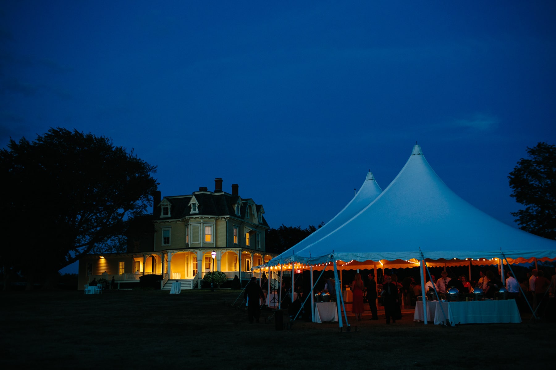 Sam and AJ's Eisenhower House wedding in Newport, RI | Kelly Benvenuto Photography | Boston Wedding Photographer