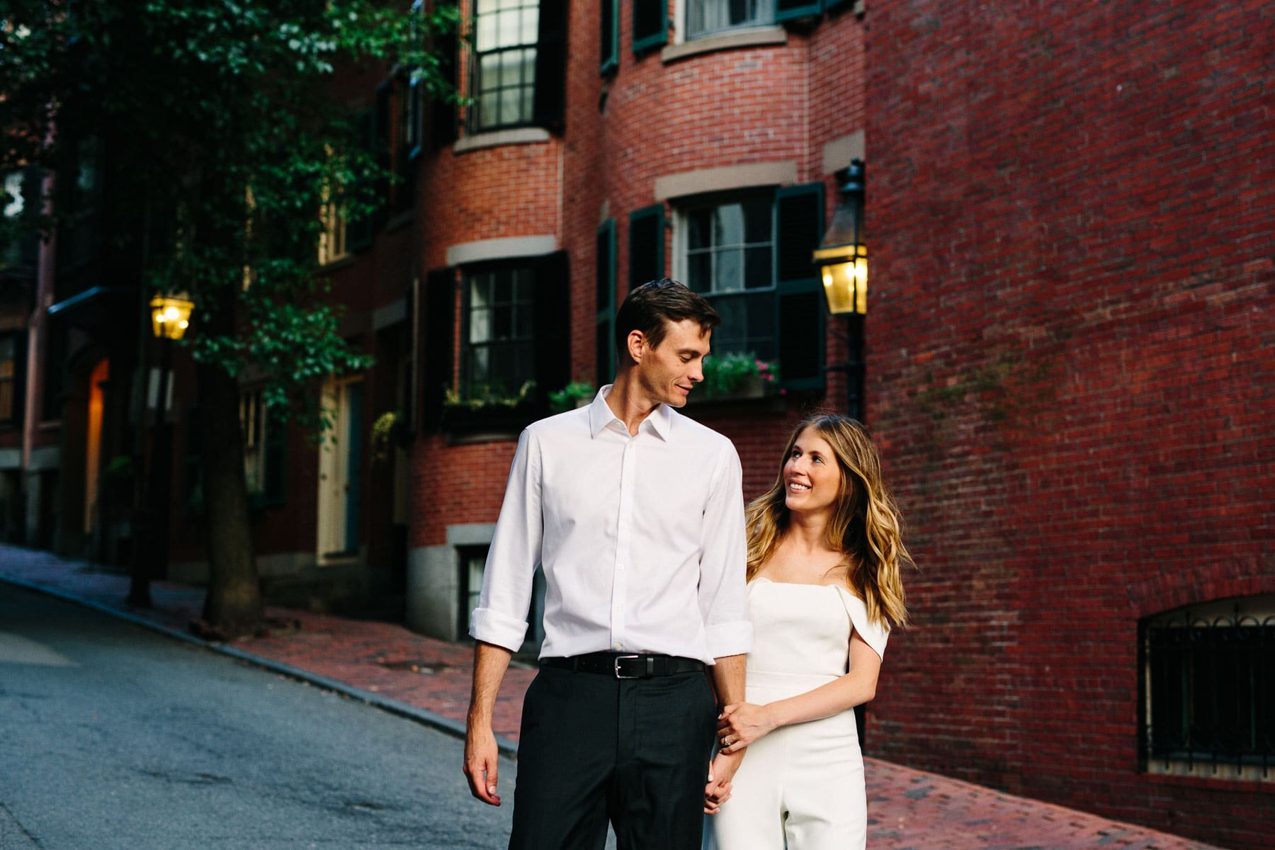 relaxed Beacon Hill engagement session | Kelly Benvenuto Photography | Boston Wedding Photographer