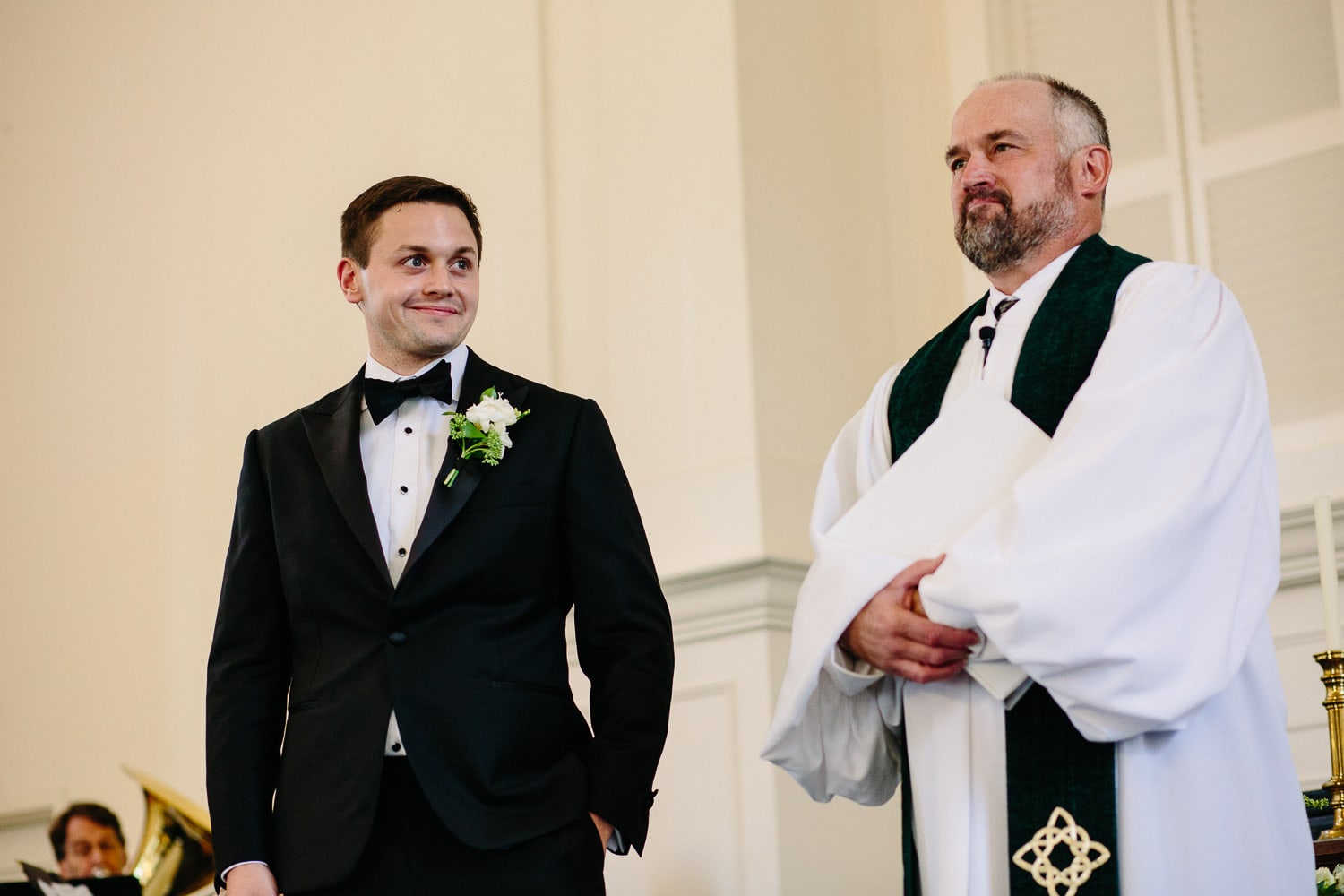 Wedding at the Hingham Congregational Church | Kelly Benvenuto Photography | Boston wedding photographer